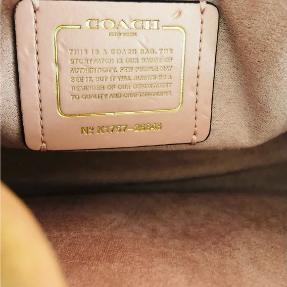 Gorgeous COACH Pink Quilted Leather Shoulder Bag - Picture 8 of 15